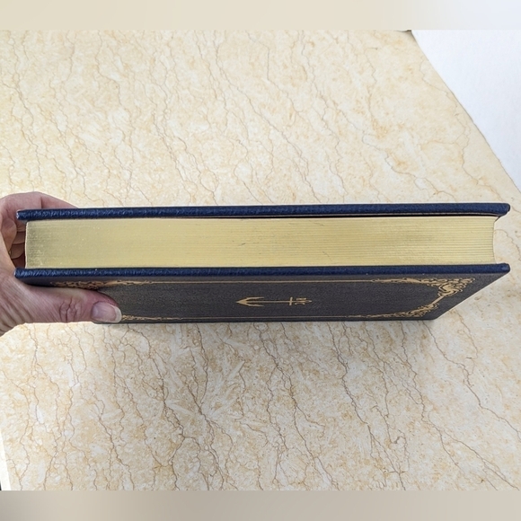 Vintage Robinson Crusoe Daniel Defoe Leather Bound Gilt Pages Book Decor - Picture 8 of 15